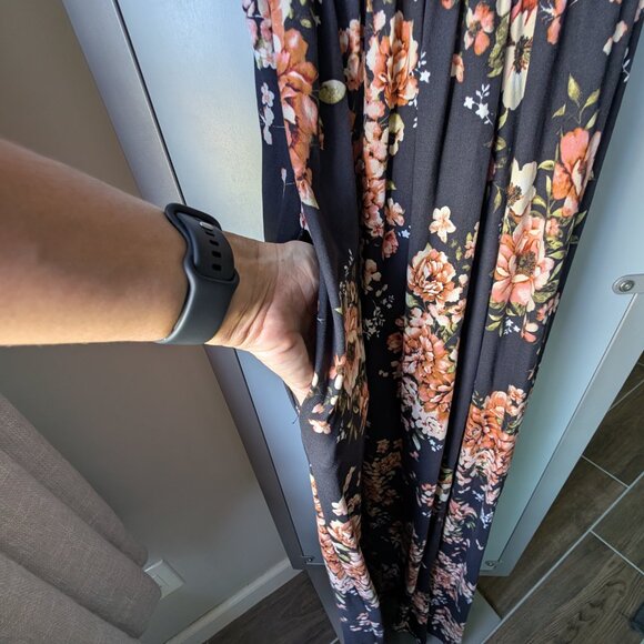 Reborn J floor length stretchy floral maxi dress with pockets size small - Picture 4 of 5